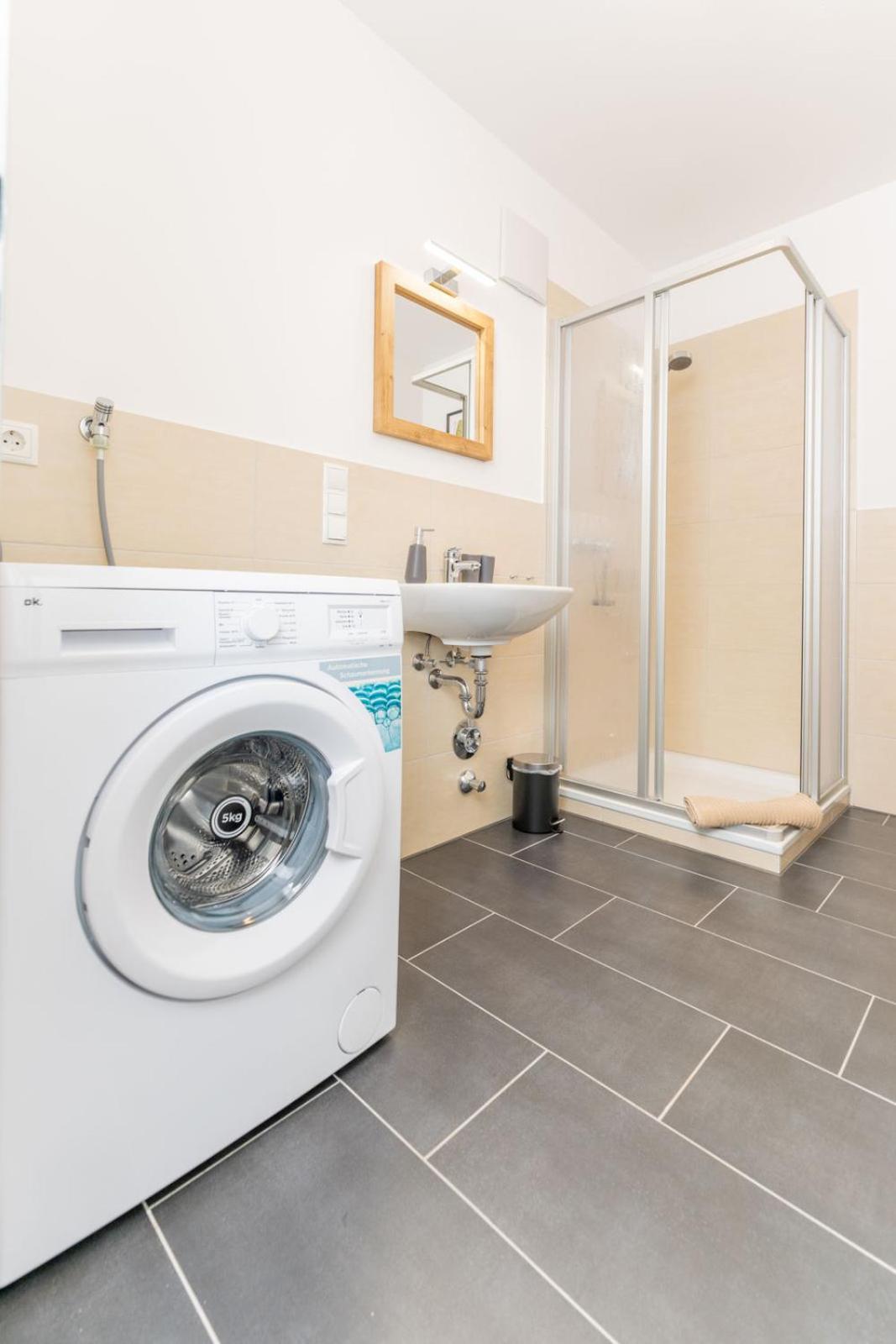 Modernes Apartment Mit Privatem Stellplatz Wenige Minuten Von Der Innenstadt & Mosel Κόμπλεντς Εξωτερικό φωτογραφία