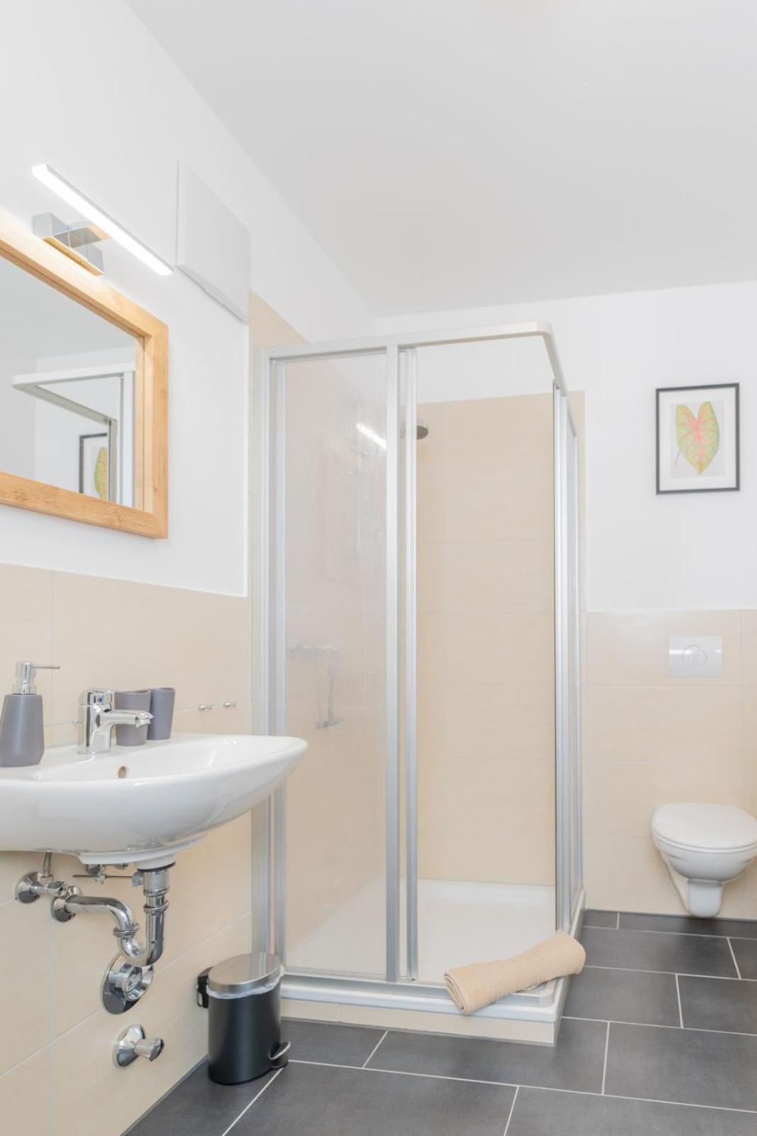 Modernes Apartment Mit Privatem Stellplatz Wenige Minuten Von Der Innenstadt & Mosel Κόμπλεντς Εξωτερικό φωτογραφία